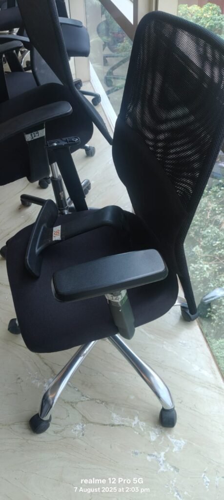 Office chair handle replacement service in Mumbai

Chair legs change and repair service Mumbai